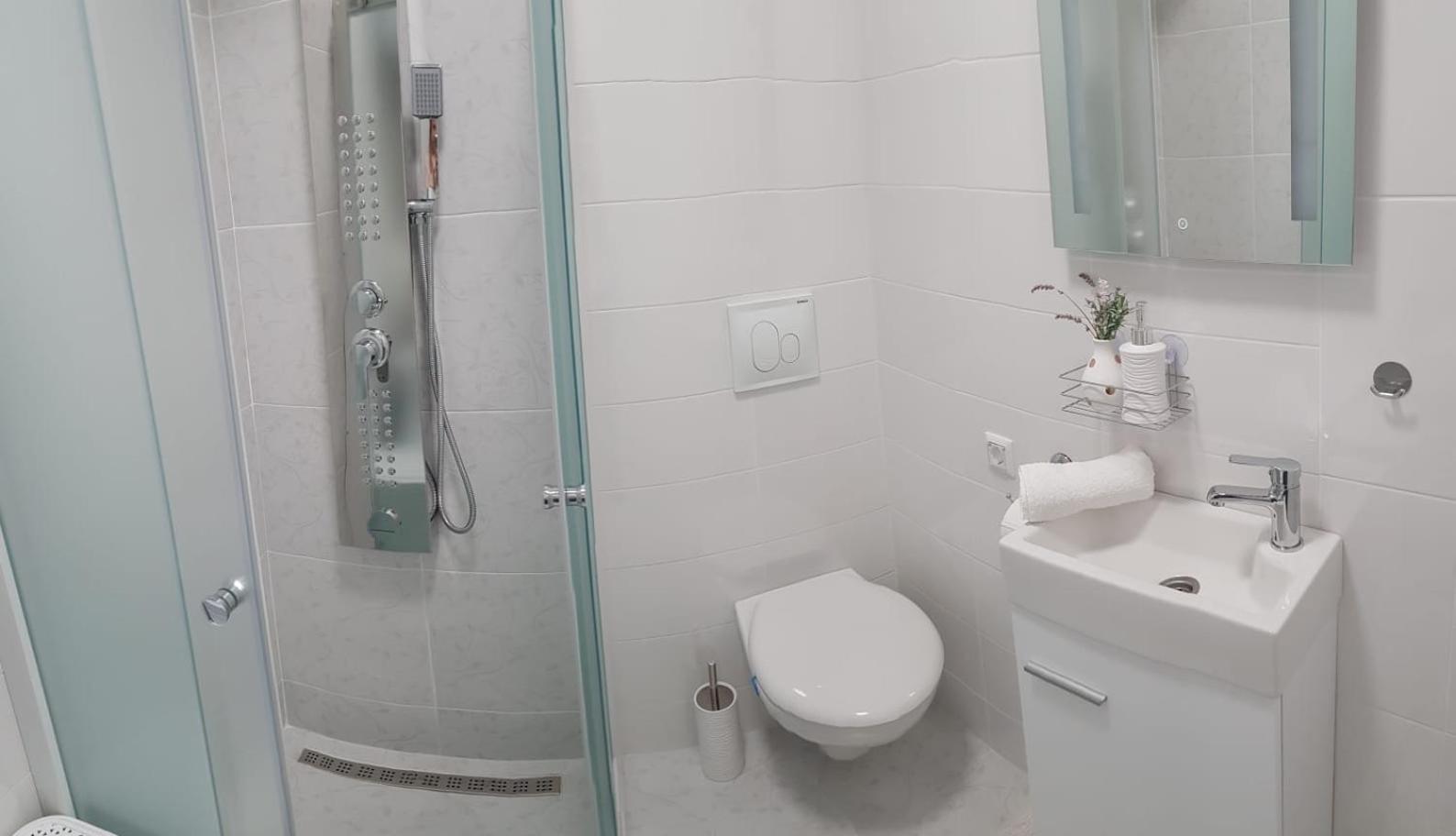 Apartman Kristina - Self Check In & Check Out Otočac Extérieur photo